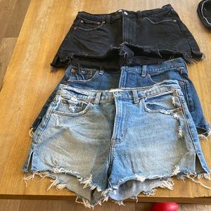ABERCROMBIE THE MOM SHORT HIGH RISE DENIM SHORTS **black pair sold***